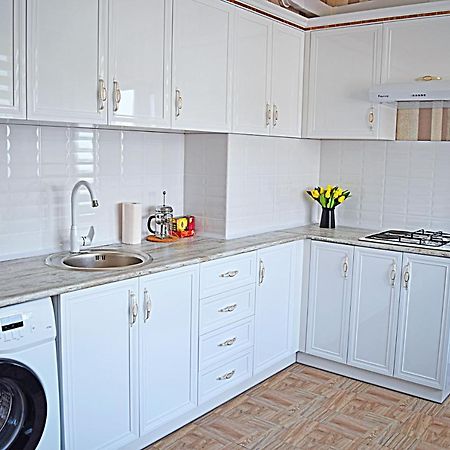 Bishkek Sunny Apartment In The Center Kültér fotó
