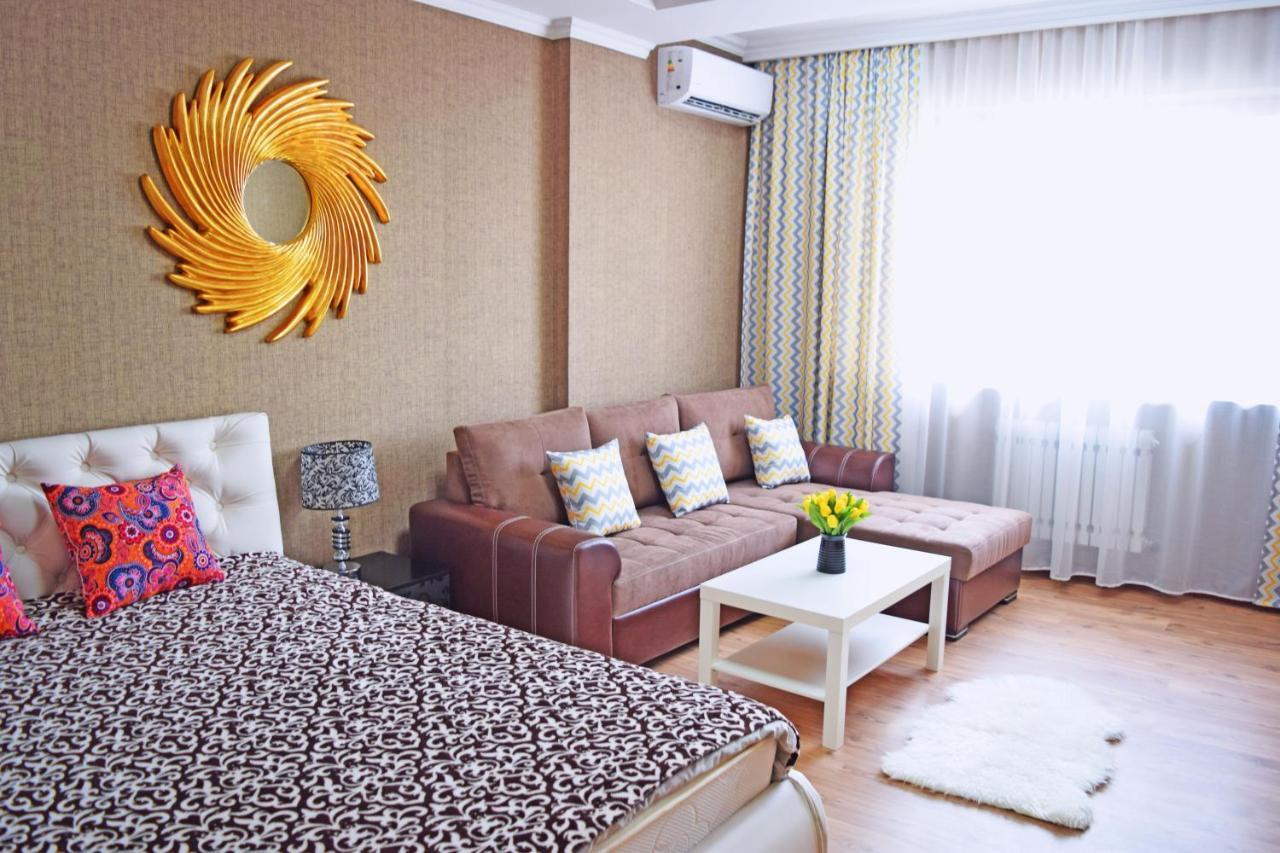 Bishkek Sunny Apartment In The Center Kültér fotó