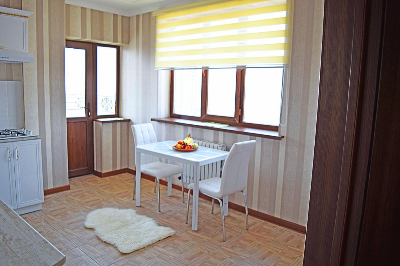 Bishkek Sunny Apartment In The Center Kültér fotó